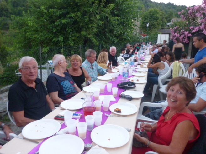 une partie des 80 convives une partie des 80 convives