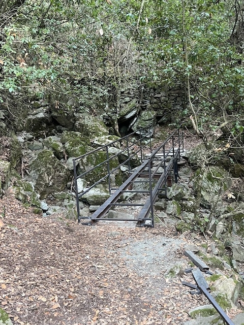 PASSERELLE EN CONSTRUCTION