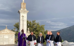 LA TOUSSAINT A CAMPILE